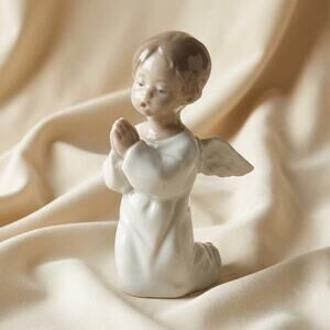 1990 Lladro Daisa Spain Glossy Porcelain Angel Praying Figurine #4538